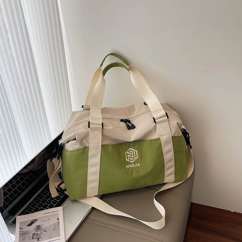 Lightweight Fitness Travel Bag