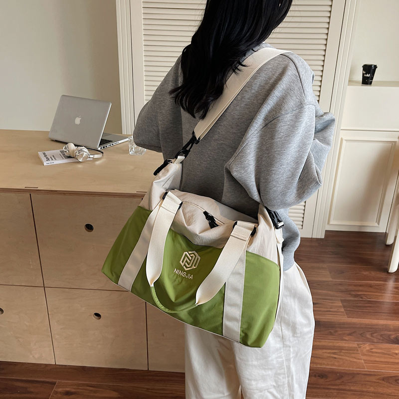 Lightweight Fitness Travel Bag